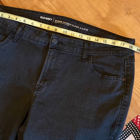 Old Navy Super Skinny Black Jeans, women’s size 16 Reg - Picture 6 of 7